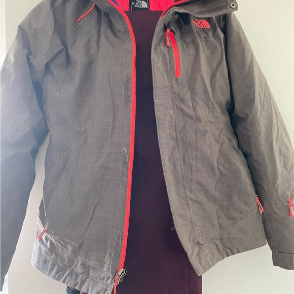 Ski + Snowboarding Set - Women’s // Columbia & Northface - Picture 10 of 11